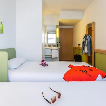 Ibis Budget Zurich City West Exterior foto