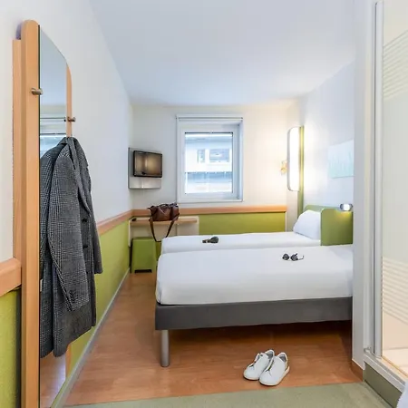 Ibis Budget Zurich City West Exterior foto