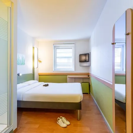 Ibis Budget Zurich City West Exterior foto