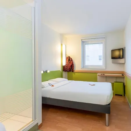 Ibis Budget Zurich City West Exterior foto