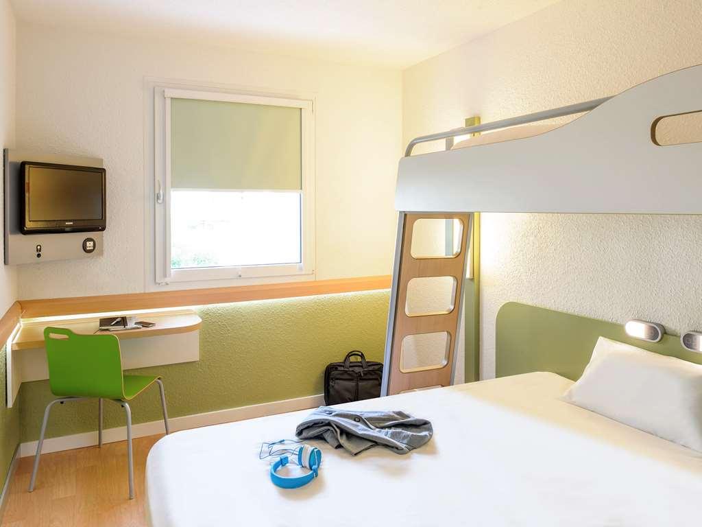 Ibis Budget West Zurigo